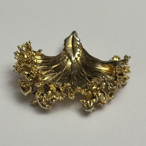 Gold Dipped Kale Pendant - Picture 2 of 5